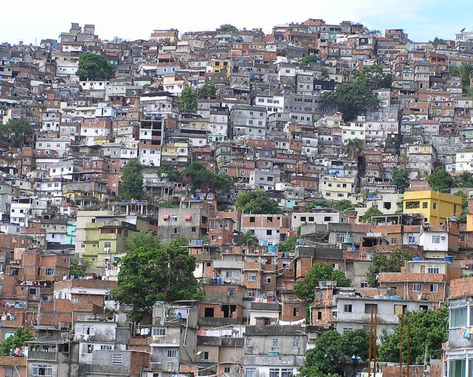 Rocinha, a maior favela do Rio de Janeiro, na foto de panoramio